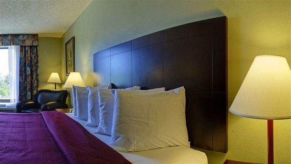 Holiday Inn Express Hotel And Suites Saint Robert By Ihg Extérieur photo