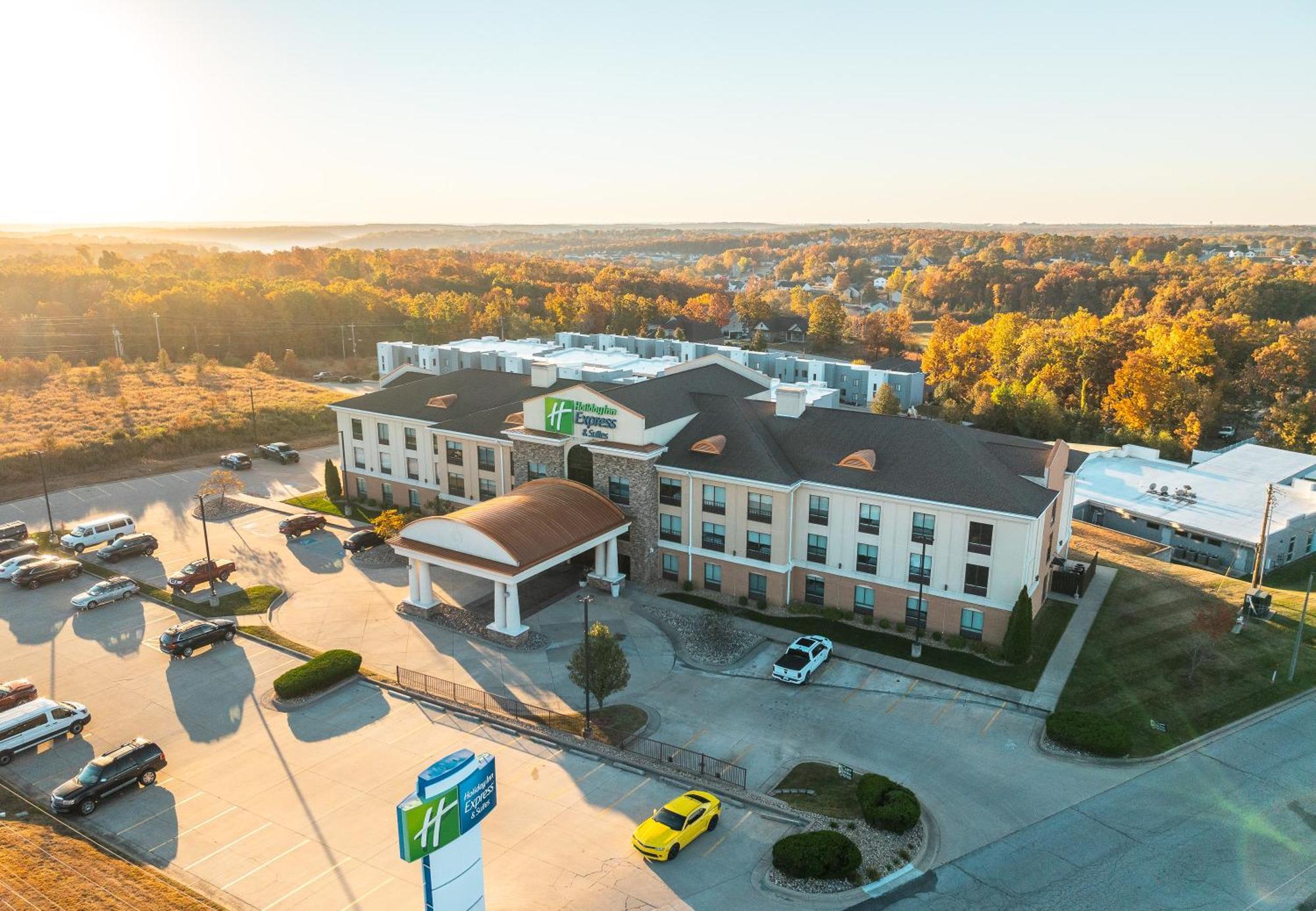 Holiday Inn Express Hotel And Suites Saint Robert By Ihg Extérieur photo