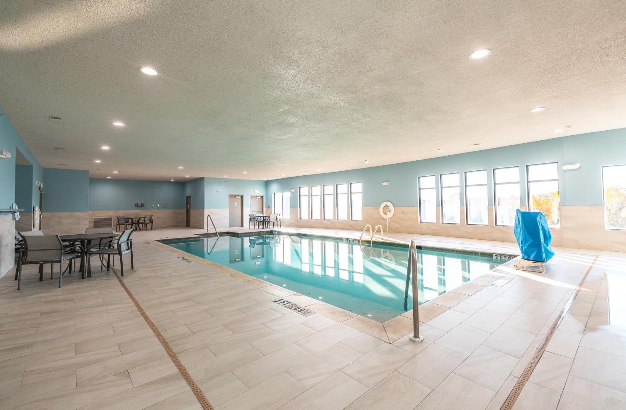 Holiday Inn Express Hotel And Suites Saint Robert By Ihg Extérieur photo