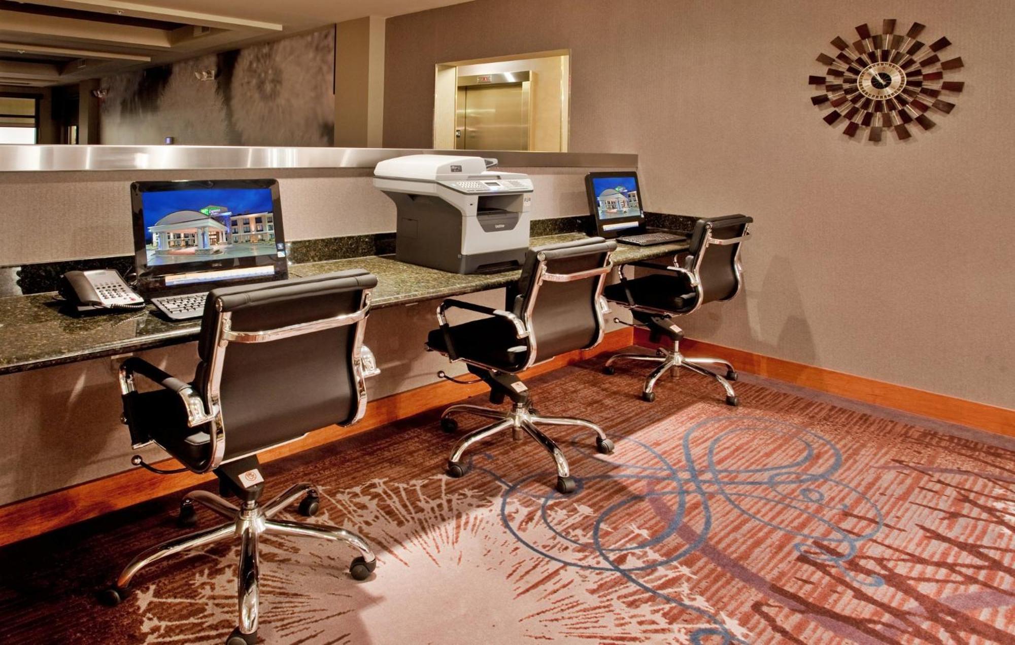 Holiday Inn Express Hotel And Suites Saint Robert By Ihg Extérieur photo