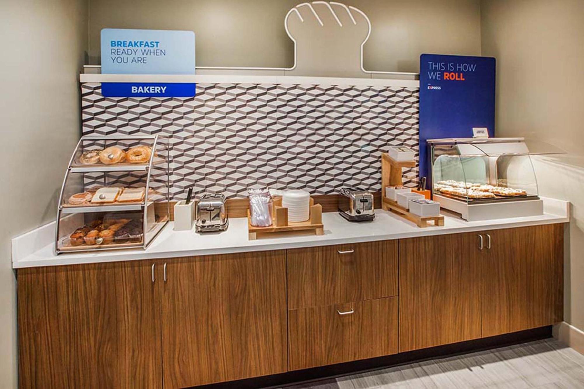 Holiday Inn Express Hotel And Suites Saint Robert By Ihg Extérieur photo